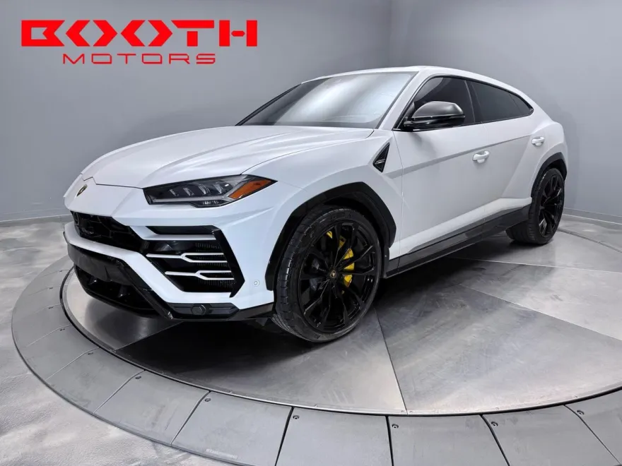 2020 Lamborghini Urus photo 1