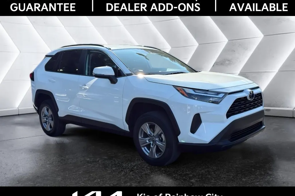2022 Toyota RAV4 XLE photo 1