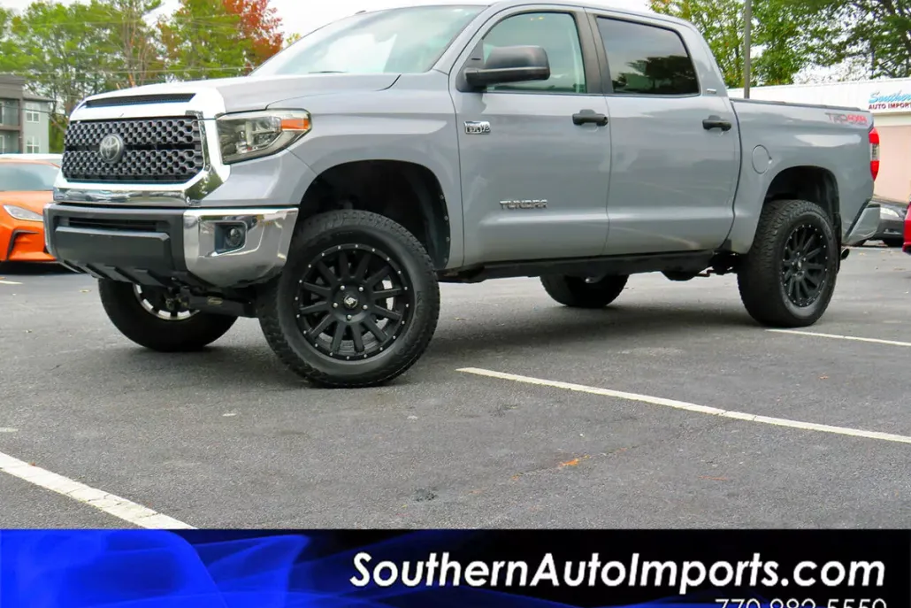 2018 Toyota Tundra SR5 CrewMax photo 1