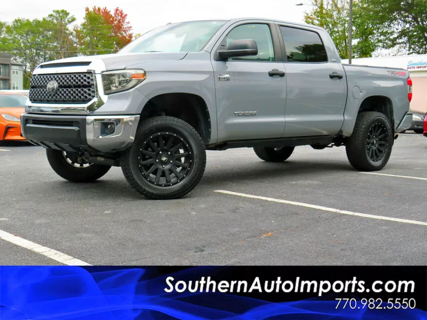 2018 Toyota Tundra SR5 CrewMax photo 1
