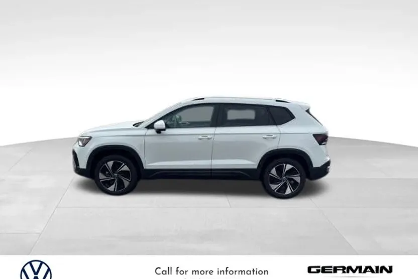 2025 Volkswagen Taos SE photo 1