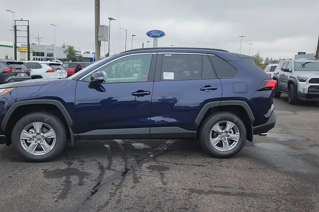2025 Toyota RAV4 XLE photo 1