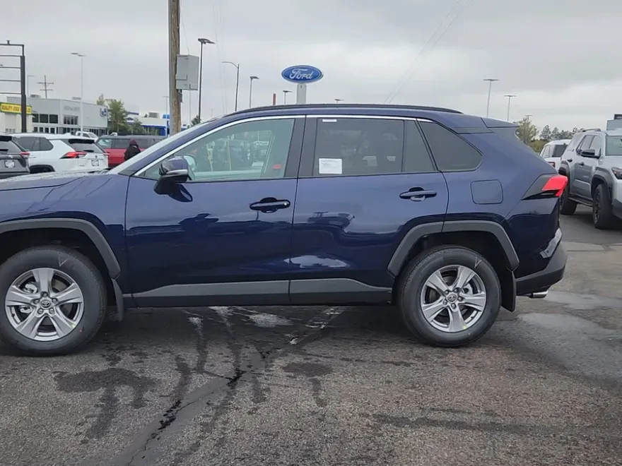 2025 Toyota RAV4 XLE photo 1