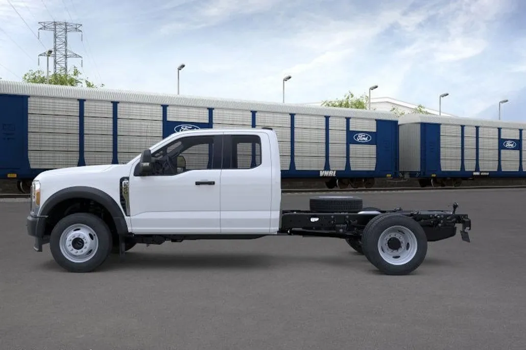 2026 Ford F-550 XL photo 1