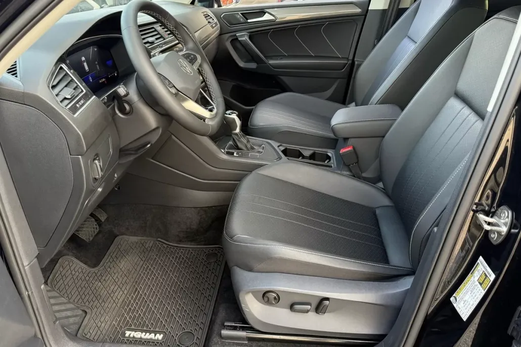 2024 Volkswagen Tiguan SE Wolfsburg Edition photo 1