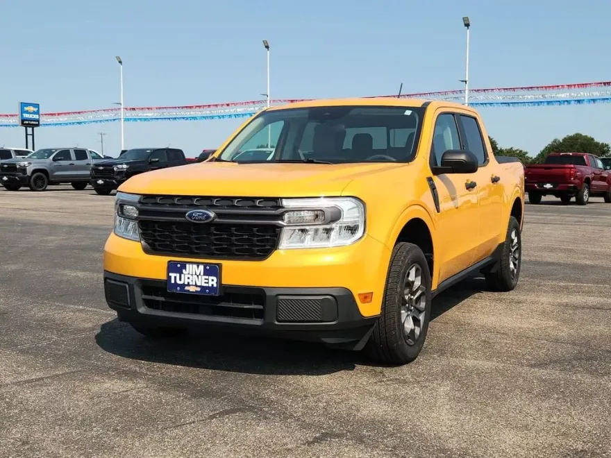 2022 Ford Maverick XLT photo 1