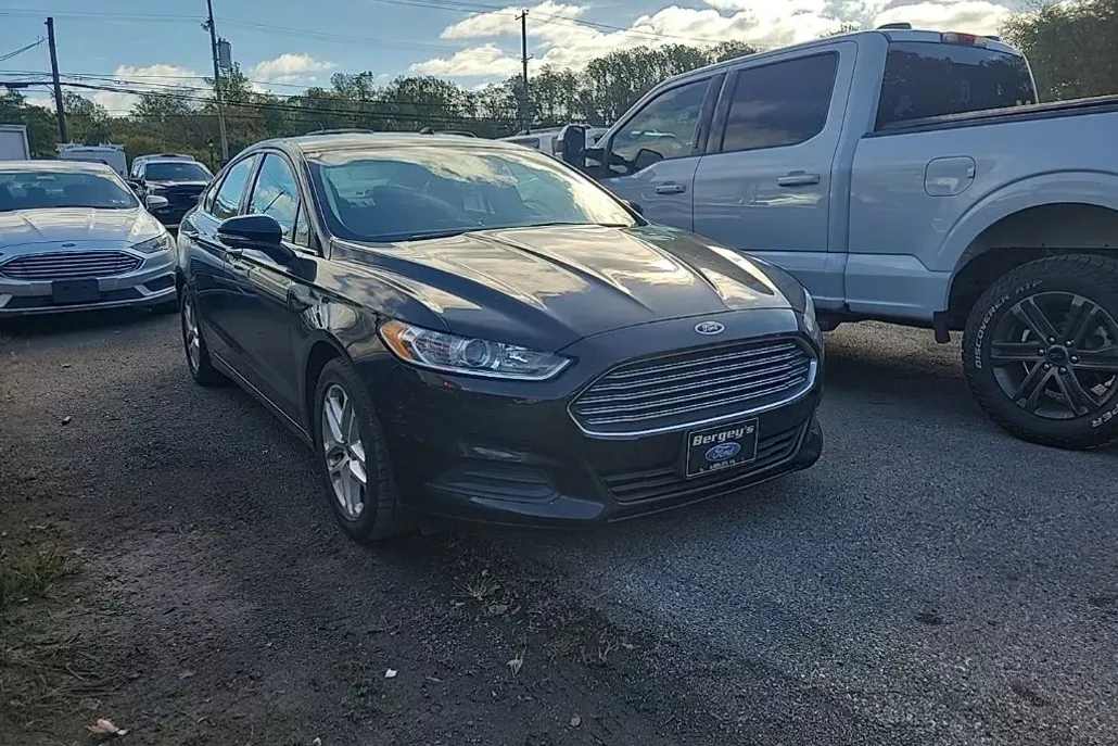 2014 Ford Fusion SE photo 1