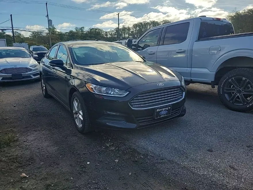 2014 Ford Fusion SE photo 1
