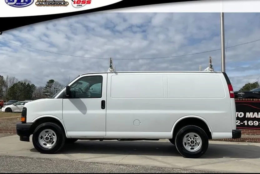 2017 Gmc Savana 2500 Cargo photo 1