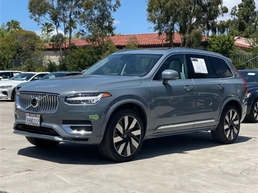 2023 Volvo XC90 Recharge T8 Plus photo 1