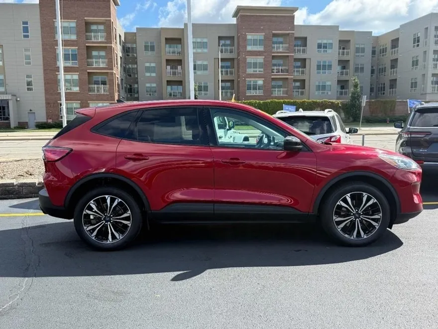 2022 Ford Escape SE photo 1