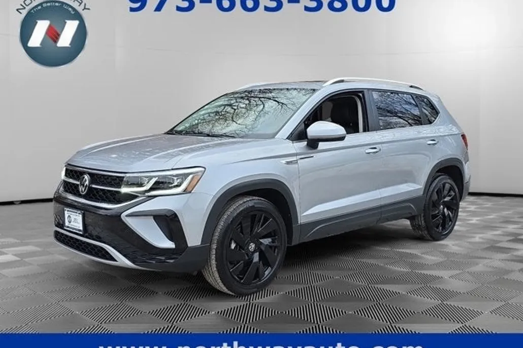 2024 Volkswagen Taos SEL photo 1