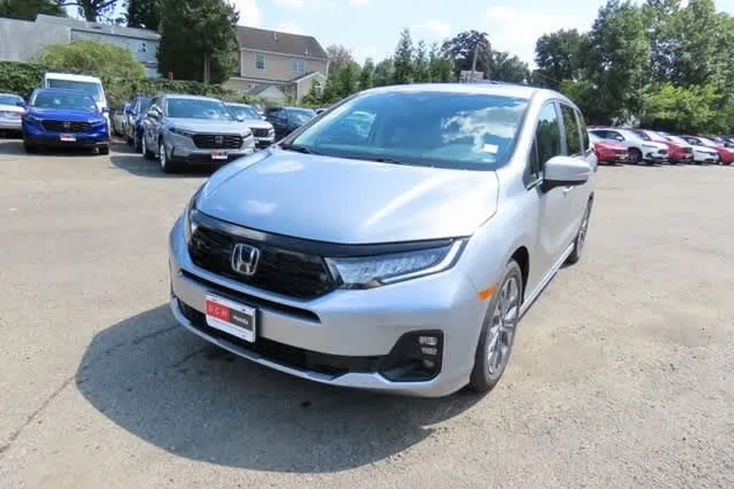2025 Honda Odyssey Touring photo 1