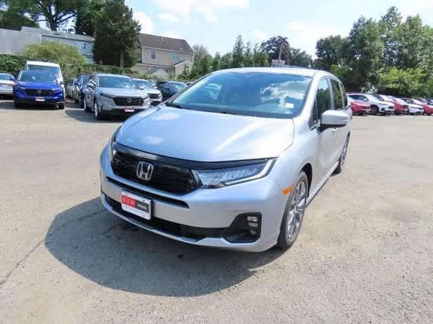 2025 Honda Odyssey Touring photo 1