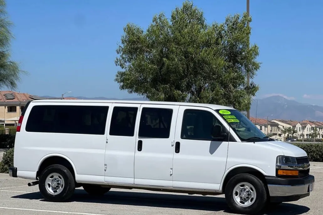 2019 Chevrolet Express LT 3500 photo 1