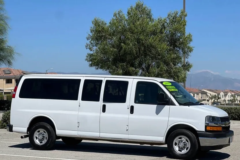 2019 Chevrolet Express LT 3500 photo 1