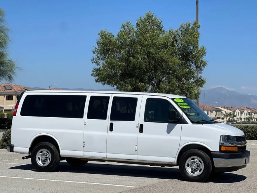 2019 Chevrolet Express LT 3500 photo 1
