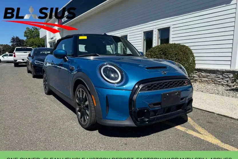 2023 Mini Cooper Convertible S photo 1