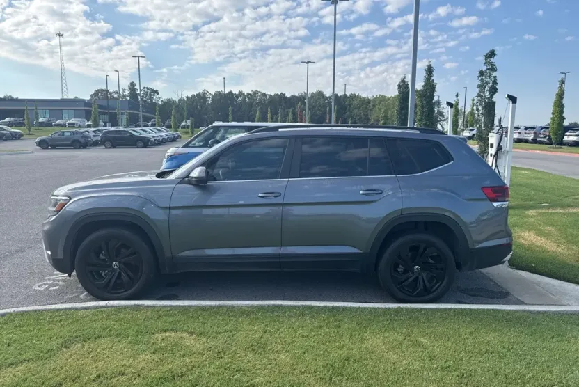 2022 Volkswagen Atlas V6 SE Technology photo 1