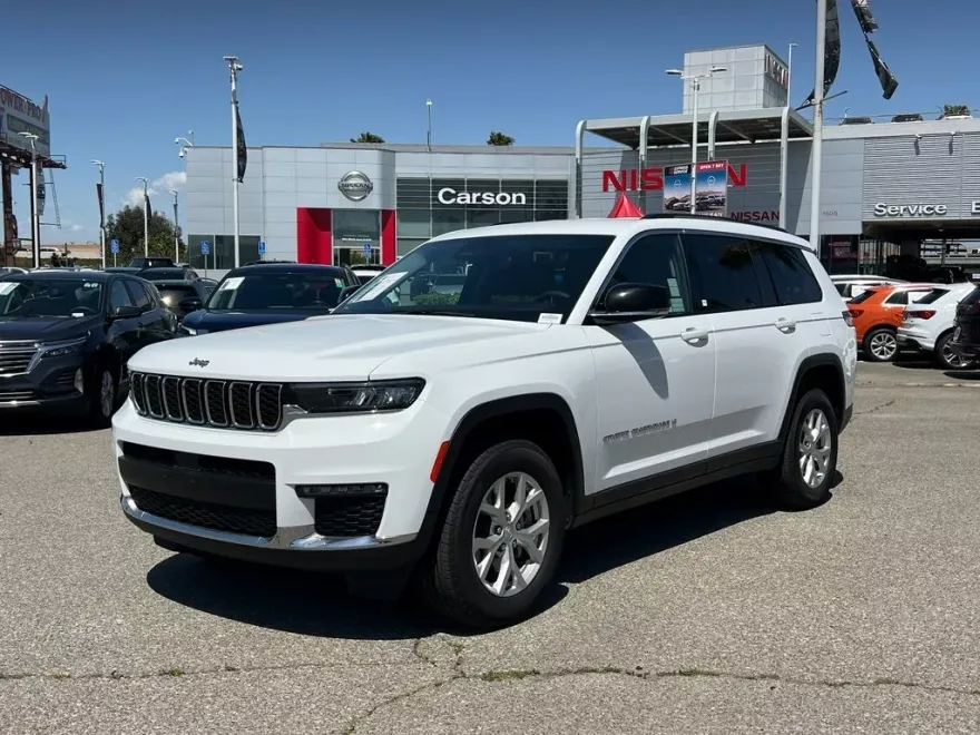 2023 Jeep Grand Cherokee Limited photo 1