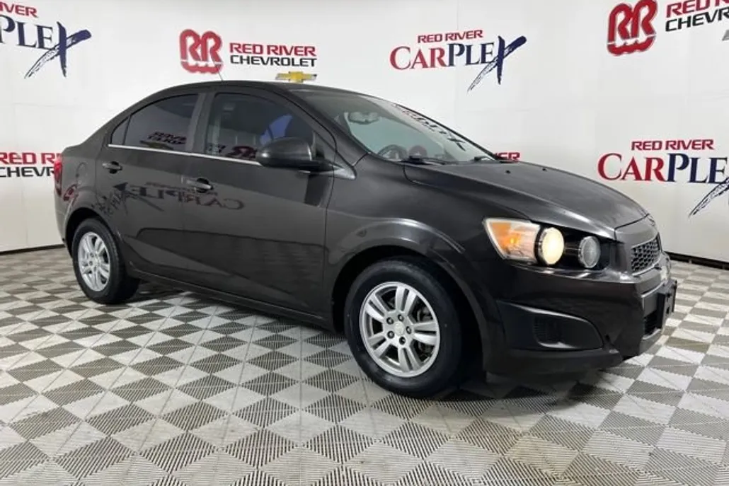 2015 Chevrolet Sonic LT photo 1