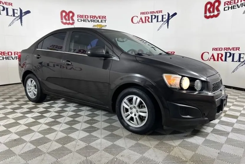 2015 Chevrolet Sonic LT photo 1