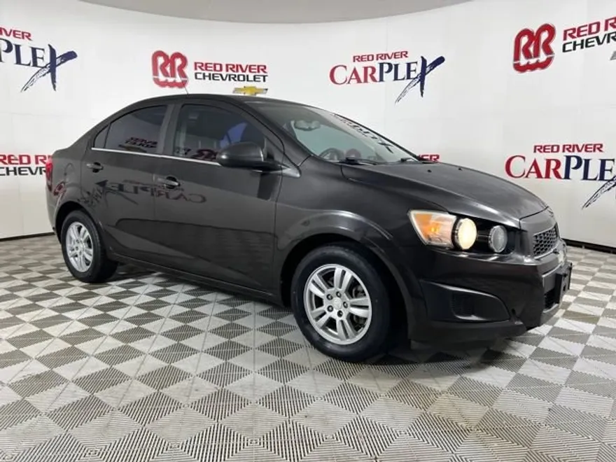 2015 Chevrolet Sonic LT photo 1