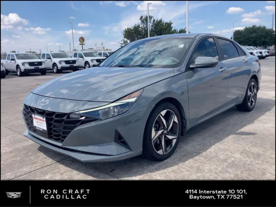 2023 Hyundai Elantra SEL photo 1