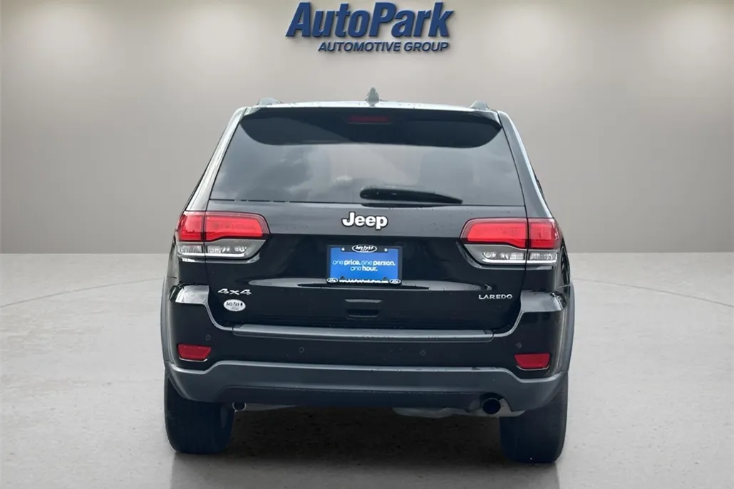 2021 Jeep Grand Cherokee Laredo X photo 1