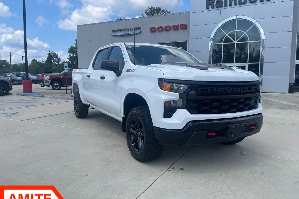 2023 Chevrolet Silverado 1500 Custom Trail Boss photo 1