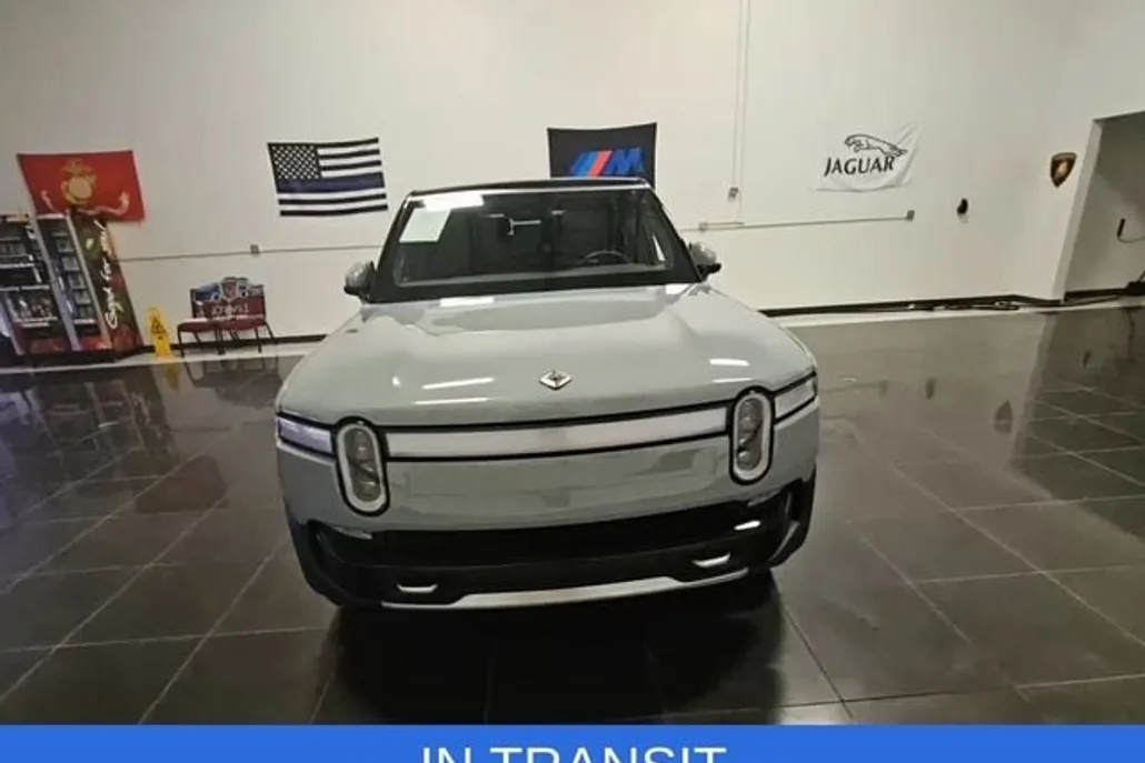 2023 Rivian R1S Adventure photo 1