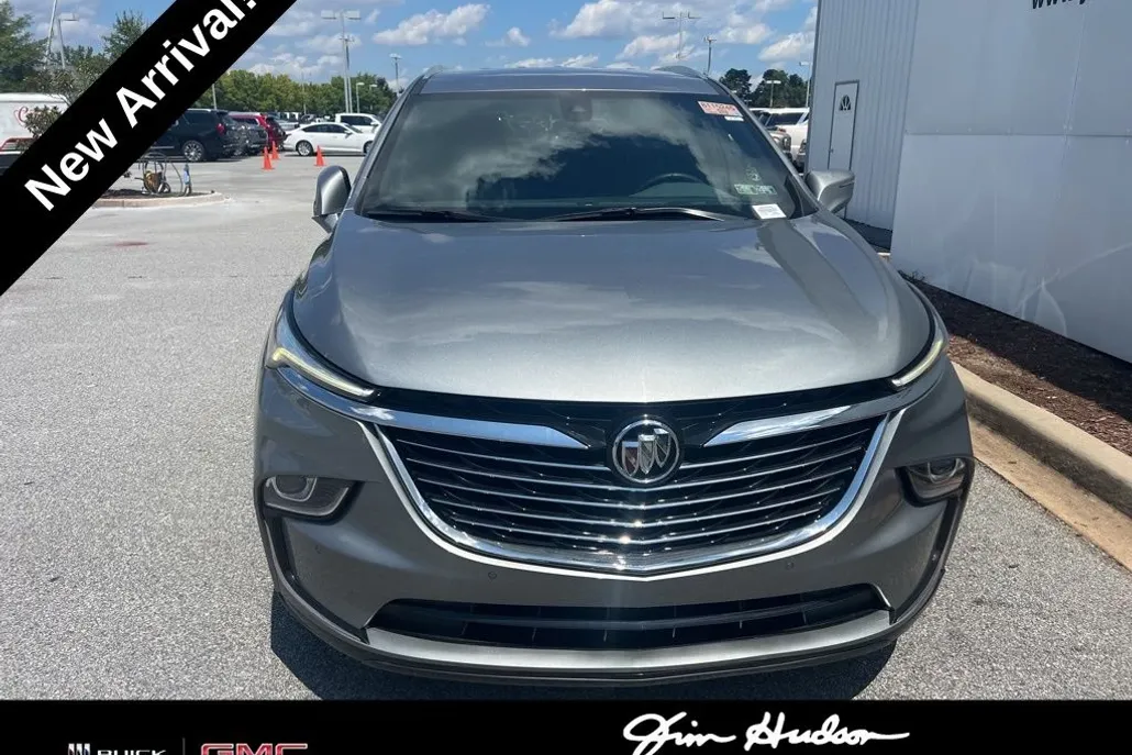 2023 Buick Enclave Essence photo 1