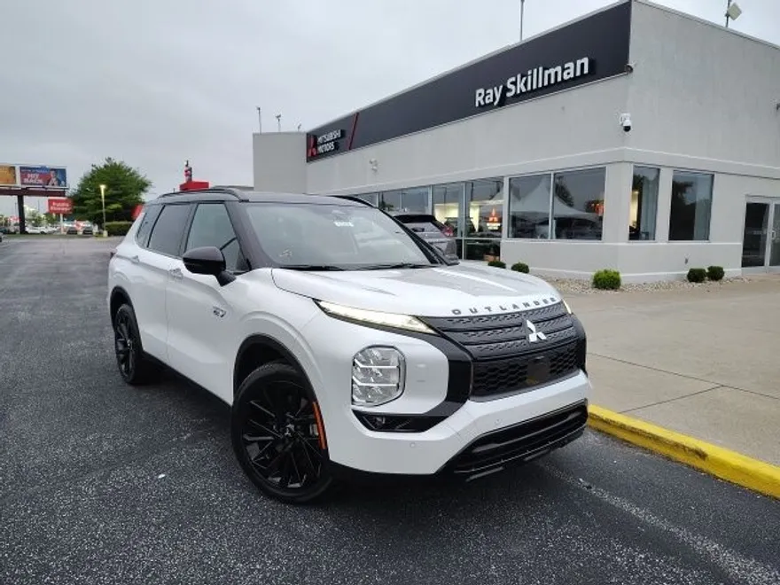 2025 Mitsubishi Outlander PHEV SEL photo 1