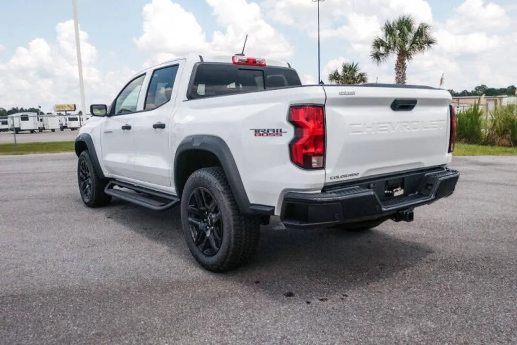 2025 Chevrolet Colorado Trail Boss photo 1