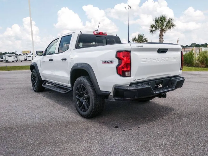 2025 Chevrolet Colorado Trail Boss photo 1