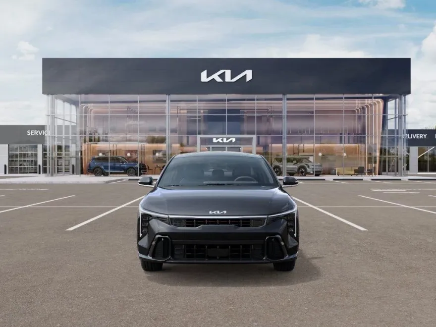 2025 Kia K4 GT-Line photo 1