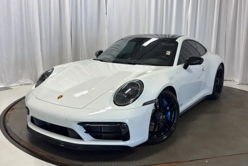 2022 Porsche 911 GTS photo 1