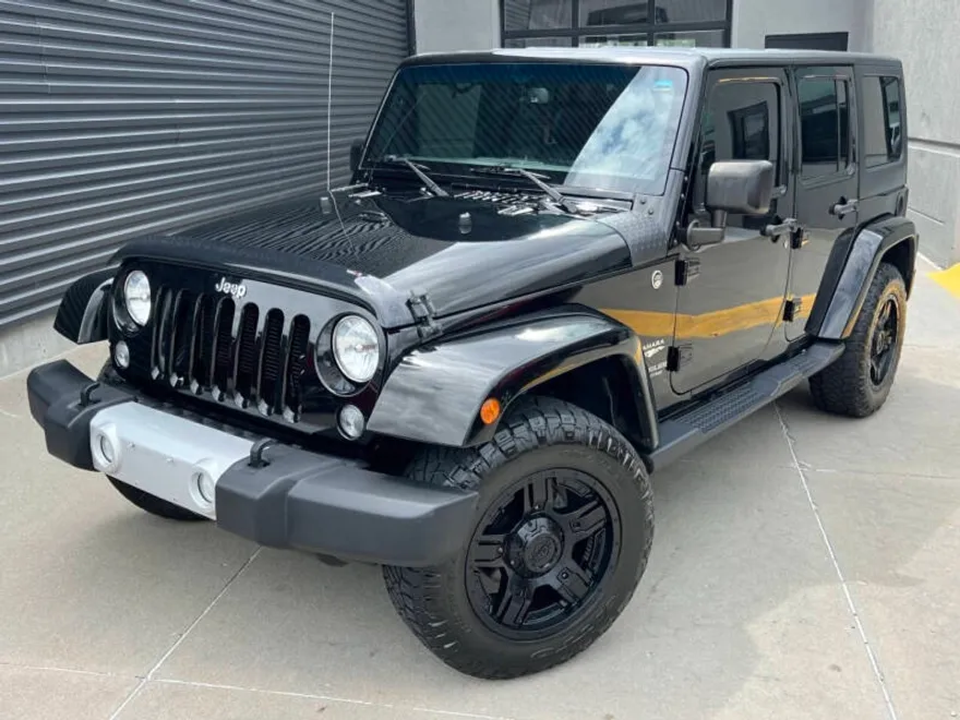2015 Jeep Wrangler Unlimited Sahara photo 1