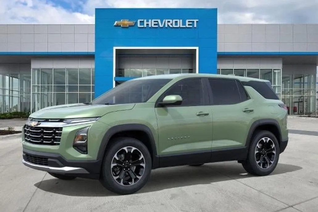 2026 Chevrolet Equinox LT photo 1