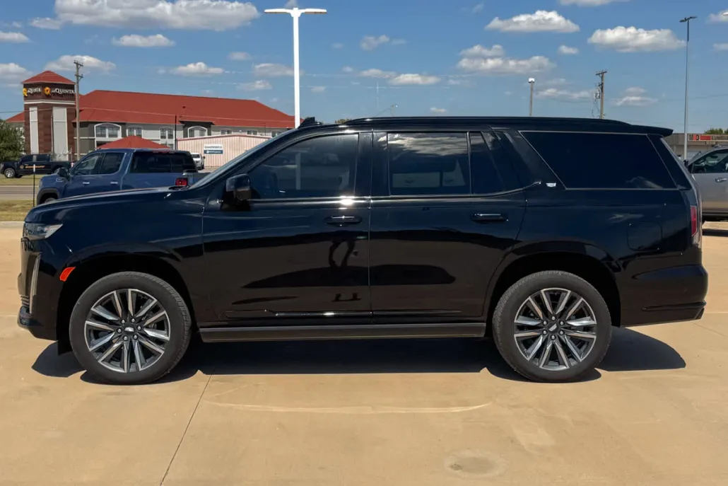 2024 Cadillac Escalade Sport photo 1