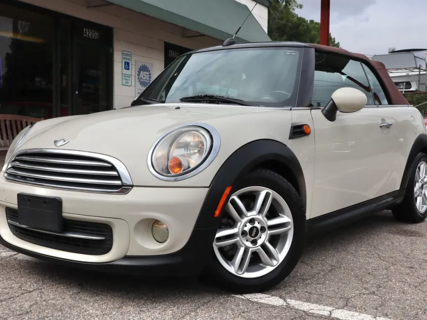 2012 Mini Cooper Convertible photo 1