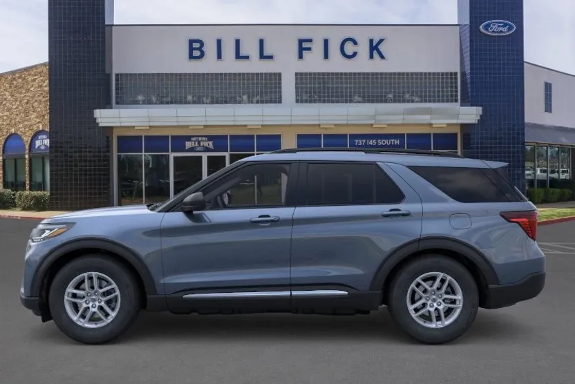 2025 Ford Explorer photo 1