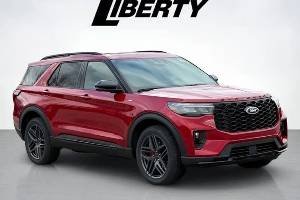 2025 Ford Explorer ST-Line photo 1