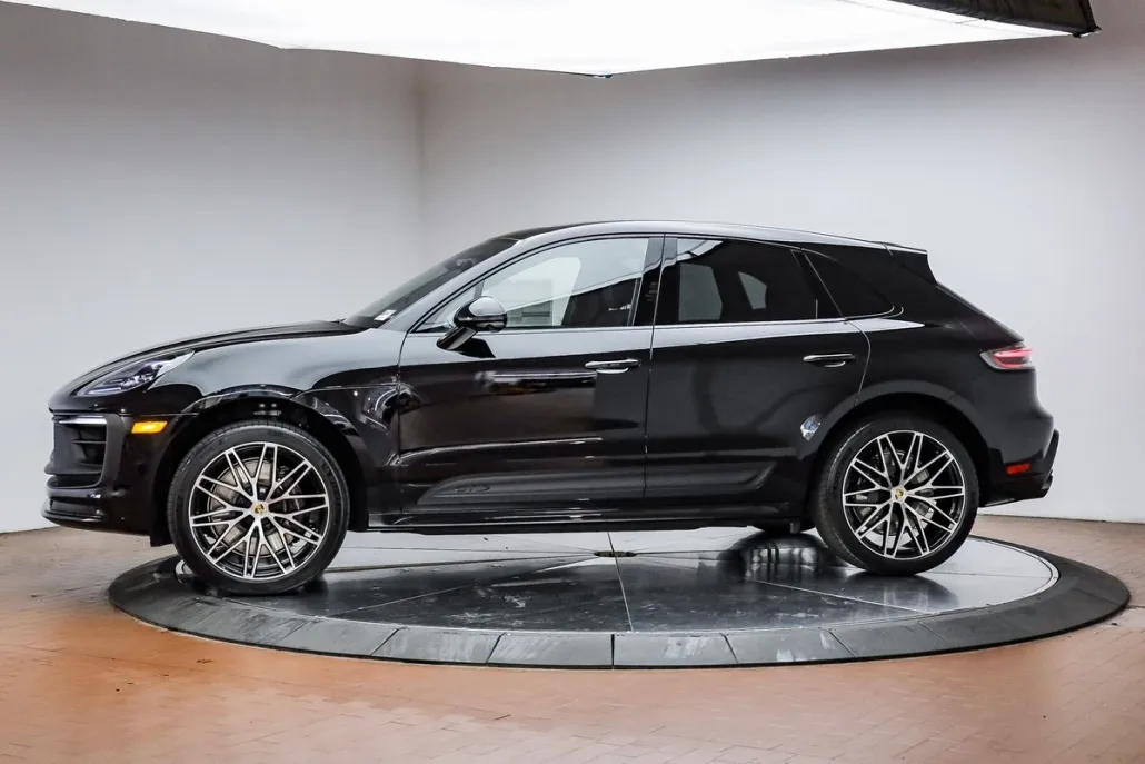 2025 Porsche Macan GTS photo 1