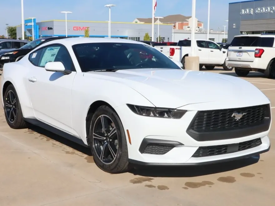 2025 Ford Mustang EcoBoost photo 1