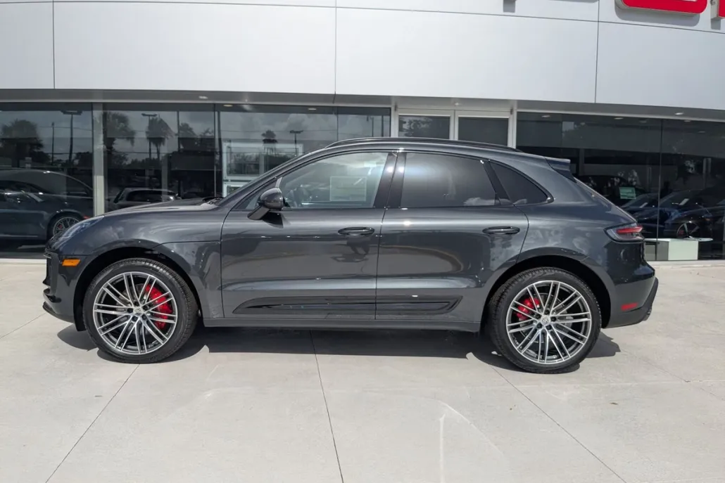 2025 Porsche Macan S photo 1