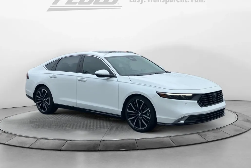 2023 Honda Accord Hybrid Touring photo 1