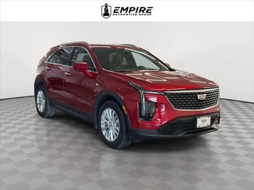 2024 Cadillac XT4 Luxury photo 1