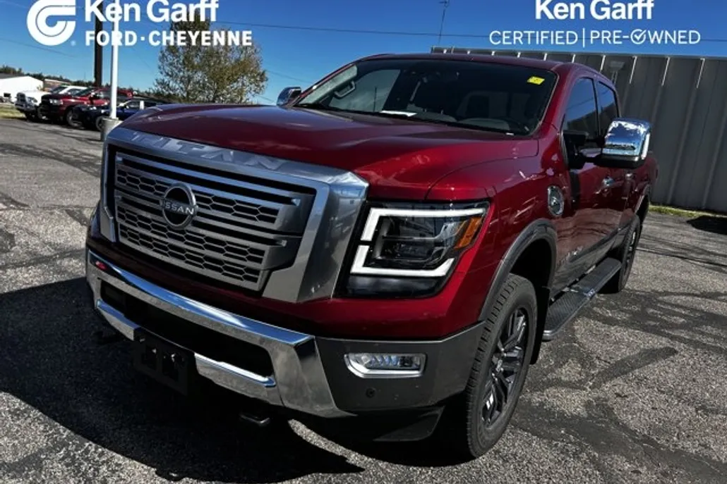 2023 Nissan Titan Platinum Reserve photo 1