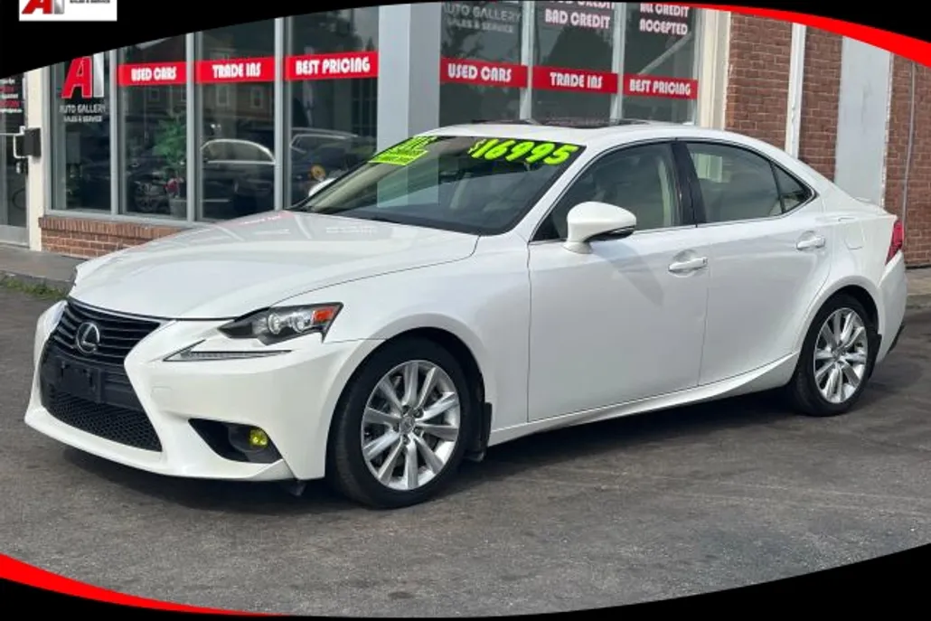 2016 Lexus IS 300 photo 1